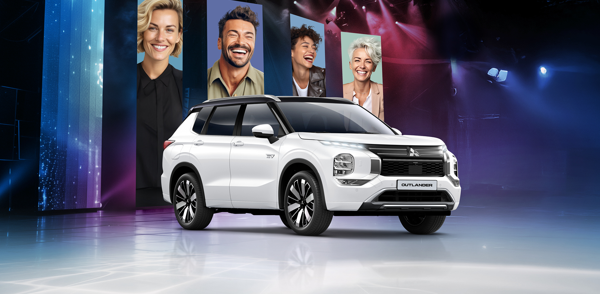 Eine Bühne mit dem Outlander Intro Edition und Bannern im Hintergrund auf denen lachende Menschen zu sehen sind