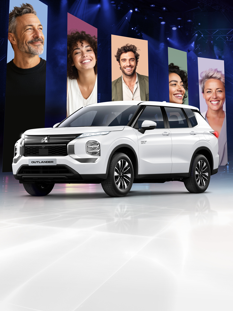 Eine Bühne mit dem Outlander BASIS und Bannern im Hintergrund auf denen lachende Menschen zu sehen sind