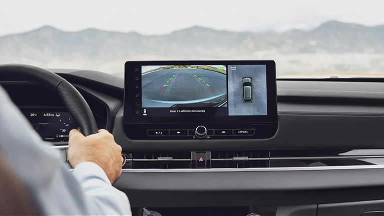 360-Grad-Umgebungskameras im neuen Mitsubishi Outlander BASIS